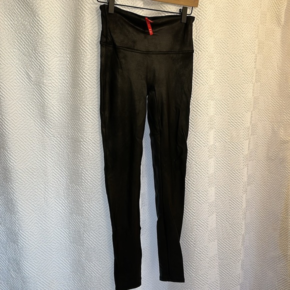 SPANX faux leather leggings - Picture 3 of 6